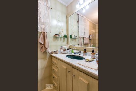Banheiro de apartamento à venda com 2 quartos, 87m² em Nonoai, Porto Alegre