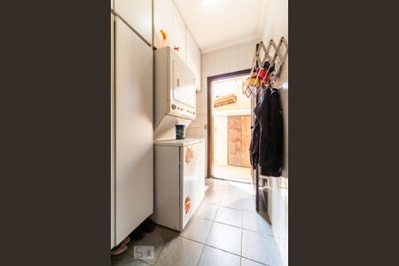 Casa de condomínio à venda com 340m², 3 quartos e 4 vagas Casa de condomínio à venda com 340m², 3 quartos e 4 vagasÁrea de Serviço