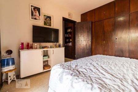 Casa de condomínio à venda com 340m², 3 quartos e 4 vagas Casa de condomínio à venda com 340m², 3 quartos e 4 vagasQuarto 2