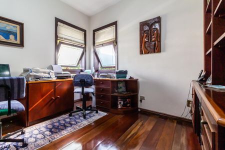 Escritório de casa de condomínio à venda com 3 quartos, 340m² em Alphaville, Barueri