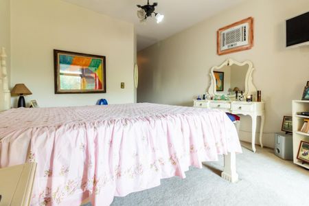 Suíte de casa de condomínio à venda com 3 quartos, 340m² em Alphaville, Barueri