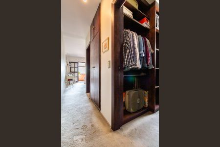 Suíte de casa de condomínio à venda com 3 quartos, 340m² em Alphaville, Barueri