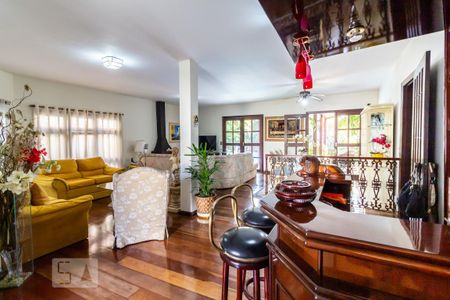Sala de casa de condomínio à venda com 3 quartos, 340m² em Alphaville, Barueri