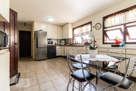 Casa de condomínio à venda com 340m², 3 quartos e 4 vagas Casa de condomínio à venda com 340m², 3 quartos e 4 vagasCozinha
