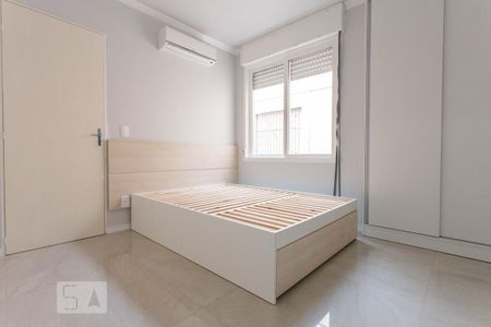 Suíte de apartamento para alugar com 1 quarto, 41m² em Vila Jardim, Porto Alegre
