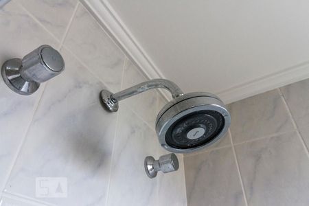 Apartamento para alugar com 70m², 2 quartos e 1 vaga Apartamento para alugar com 70m², 2 quartos e 1 vagaChuveiro do Banheiro Suíte