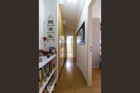 Corredor dos Quartos e Banheiros  de apartamento para alugar com 2 quartos, 70m² em Chácara Califórnia, São Paulo