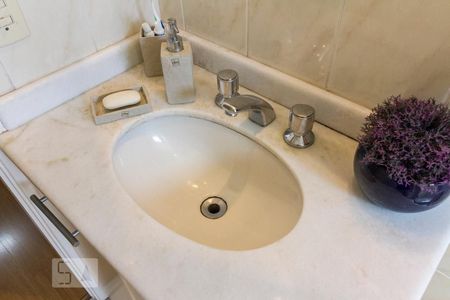 Apartamento para alugar com 70m², 2 quartos e 1 vaga Apartamento para alugar com 70m², 2 quartos e 1 vagaPia do Banheiro Social