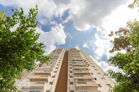 Apartamento para alugar com 70m², 2 quartos e 1 vaga Apartamento para alugar com 70m², 2 quartos e 1 vagaFachada