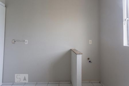 Cozinha e área de serviço de apartamento à venda com 1 quarto, 48m² em Azenha, Porto Alegre