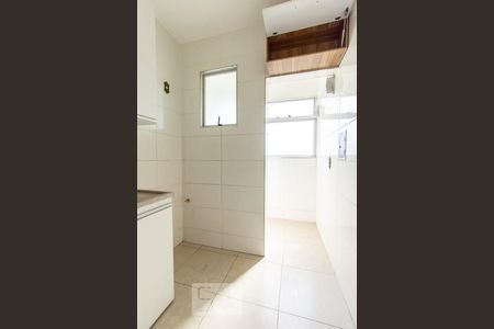 Cozinha de apartamento à venda com 2 quartos, 56m² em Planalto, Belo Horizonte