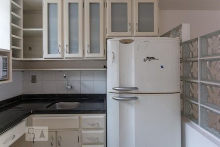 Cozinha de apartamento à venda com 1 quarto, 50m² em Azenha, Porto Alegre