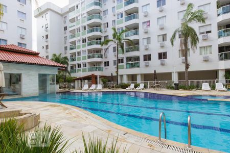Apartamento à venda com 75m², 3 quartos e 1 vaga Apartamento à venda com 75m², 3 quartos e 1 vagaÁrea comum - Piscina