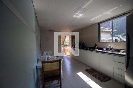 Casa de condomínio para alugar com 200m², 3 quartos e 1 vaga Casa de condomínio para alugar com 200m², 3 quartos e 1 vagaCozinha e Área de Serviço