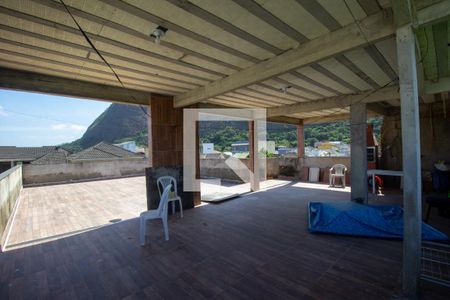 Casa de condomínio para alugar com 200m², 3 quartos e 1 vaga Casa de condomínio para alugar com 200m², 3 quartos e 1 vagaTerraço