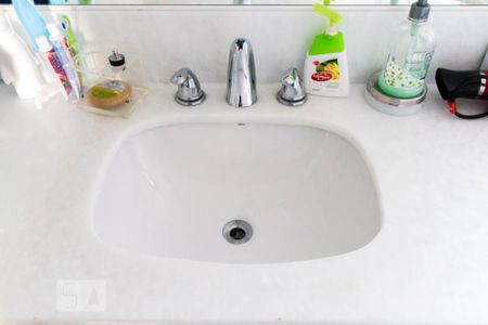 Casa de condomínio para alugar com 400m², 3 quartos e 4 vagasBanheiro 1