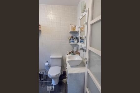 Banheiro de apartamento para alugar com 1 quarto, 50m² em Indianópolis, São Paulo