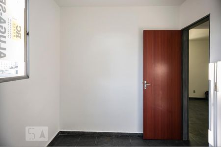 Quarto de apartamento para alugar com 2 quartos, 50m² em São Francisco, Belo Horizonte