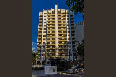 Apartamento para alugar com 104m², 3 quartos e sem vaga Apartamento para alugar com 104m², 3 quartos e sem vagaFachada