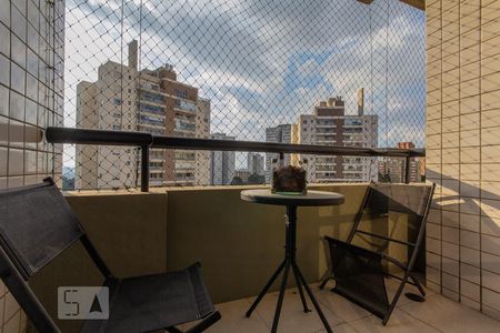 Sala _ Varanda de apartamento para alugar com 3 quartos, 104m² em Vila Andrade, São Paulo