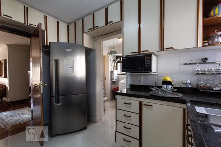 Apartamento para alugar com 104m², 3 quartos e sem vaga Apartamento para alugar com 104m², 3 quartos e sem vagaCozinha