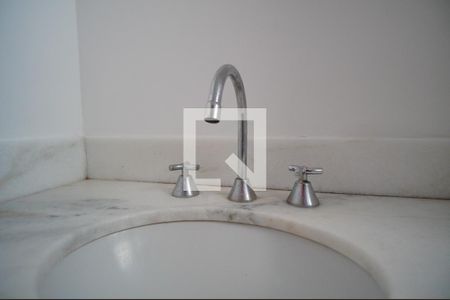 Banheiro de apartamento para alugar com 2 quartos, 56m² em Praia de Belas, Porto Alegre