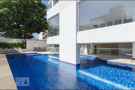 Apartamento para alugar com 285m², 3 quartos e 4 vagas Apartamento para alugar com 285m², 3 quartos e 4 vagasPiscina