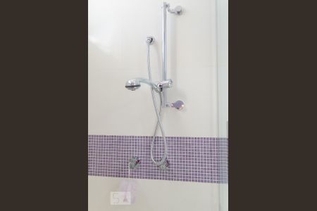 Apartamento para alugar com 285m², 3 quartos e 4 vagas Apartamento para alugar com 285m², 3 quartos e 4 vagasChuveiro