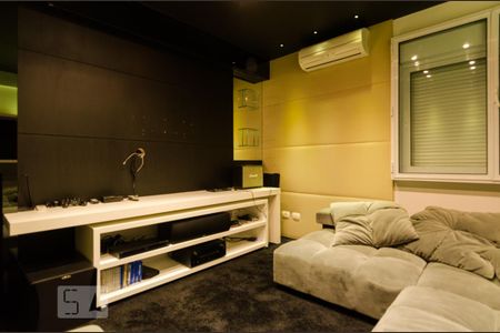Apartamento para alugar com 285m², 3 quartos e 4 vagas Apartamento para alugar com 285m², 3 quartos e 4 vagasHome theater