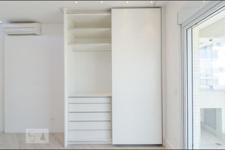 Apartamento para alugar com 285m², 3 quartos e 4 vagas Apartamento para alugar com 285m², 3 quartos e 4 vagasQuarto da suíte 2
