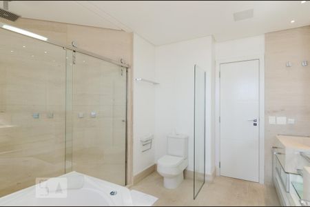 Apartamento para alugar com 285m², 3 quartos e 4 vagas Apartamento para alugar com 285m², 3 quartos e 4 vagasBanheiro da suíte 3