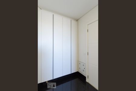 Apartamento para alugar com 285m², 3 quartos e 4 vagas Apartamento para alugar com 285m², 3 quartos e 4 vagasÁrea de serviço
