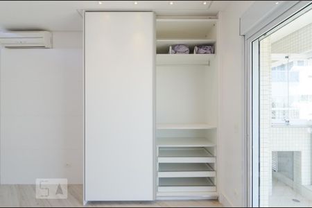 Apartamento para alugar com 285m², 3 quartos e 4 vagas Apartamento para alugar com 285m², 3 quartos e 4 vagasQuarto da suíte 2