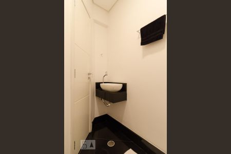 Apartamento para alugar com 285m², 3 quartos e 4 vagas Apartamento para alugar com 285m², 3 quartos e 4 vagasBanheiro de serviço