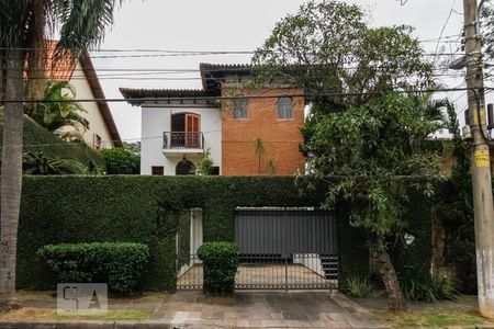 Casa à venda com 550m², 4 quartos e 3 vagasFachada