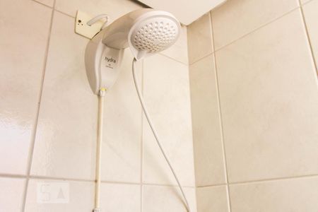 Banheiro de apartamento para alugar com 2 quartos, 60m² em Santana, Porto Alegre