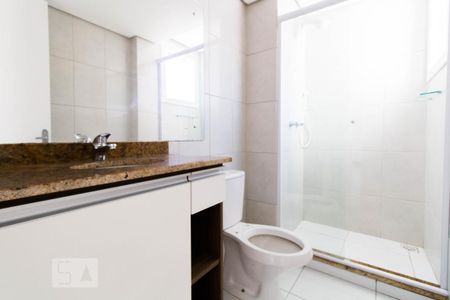 Banheiro de apartamento para alugar com 2 quartos, 60m² em Santana, Porto Alegre