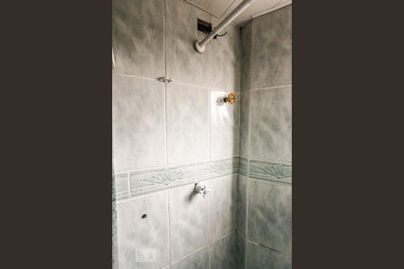 Banheiro de apartamento à venda com 2 quartos, 52m² em Jardim Cristin Alice, Guarulhos