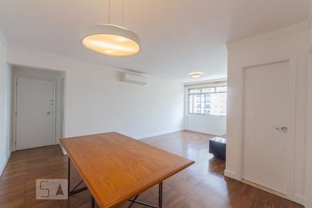 Sala de jantar de apartamento para alugar com 2 quartos, 100m² em Cerqueira César, São Paulo