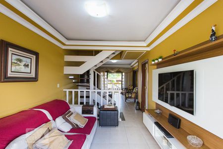 Sala (Primeiro Andar) de casa de condomínio para alugar com 4 quartos, 330m² em Anil, Rio de Janeiro