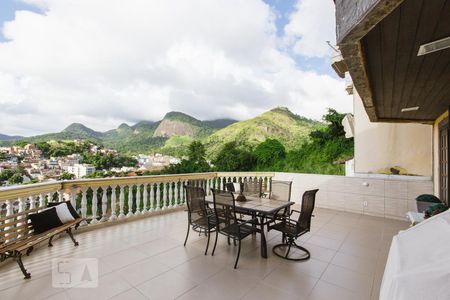 Casa de condomínio para alugar com 330m², 4 quartos e 3 vagasVaranda 2 - Sala (Primeiro Andar)