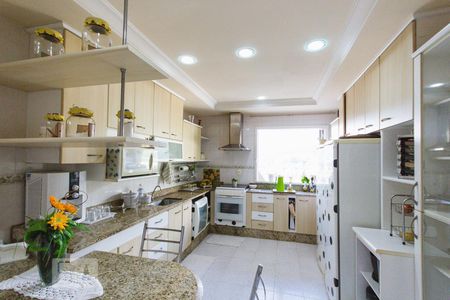 Casa de condomínio para alugar com 330m², 4 quartos e 3 vagasCozinha (Primeiro Andar)