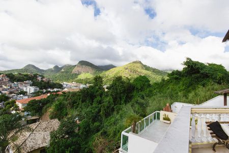 Casa de condomínio para alugar com 330m², 4 quartos e 3 vagasVista Varanda 2 - Sala (Primeiro Andar)