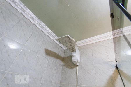 Casa de condomínio para alugar com 330m², 4 quartos e 3 vagasBanheiro Suíte (Segundo Andar)