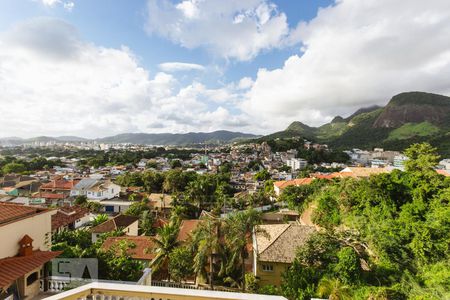 Casa de condomínio para alugar com 330m², 4 quartos e 3 vagasVista Varanda - Quarto 1 e Quarto 2 (Segundo Andar)