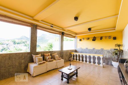 Casa de condomínio para alugar com 330m², 4 quartos e 3 vagasBoate (Subsolo)