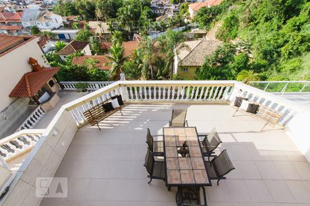 Casa de condomínio para alugar com 330m², 4 quartos e 3 vagasVista Varanda - Quarto 1 e Quarto 2 (Segundo Andar)