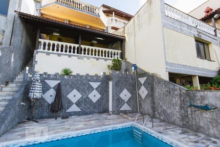 Casa de condomínio para alugar com 330m², 4 quartos e 3 vagasÁrea Piscina (Subsolo)