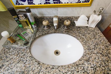 Casa de condomínio para alugar com 330m², 4 quartos e 3 vagasBanheiro Social (Segundo Andar)