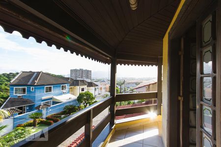 Casa de condomínio para alugar com 330m², 4 quartos e 3 vagasVaranda Suíte (Segundo Andar)